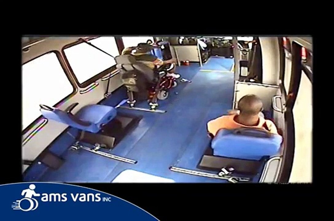 QStraint de Sécurisation de Fauteuil roulant Nous ne Savons Jamais dAccident Histoires | AMS Vans Mobilité Equipme
