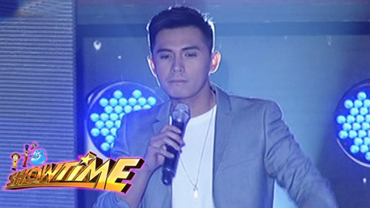 It's Showtime Singing Mo To: Marlo Mortel sings "Jingle Bell"