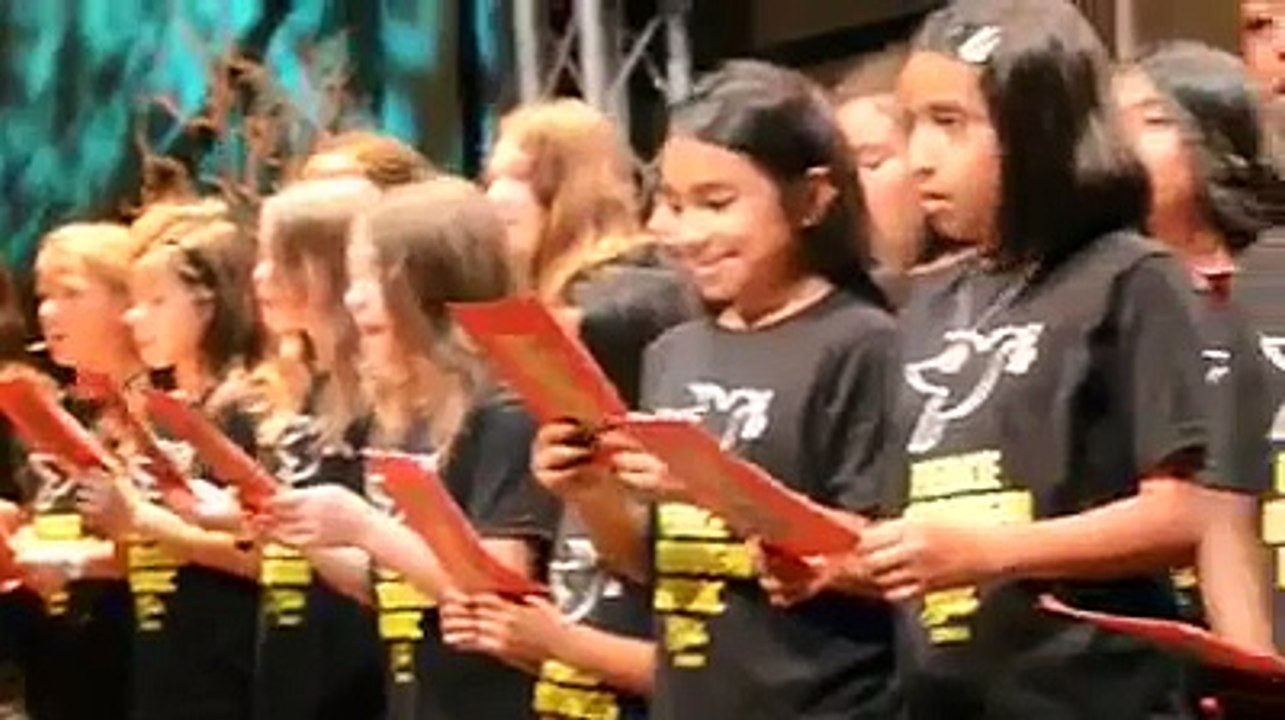 One Year of APS Tragedy: American Students Reciting LAB PE AATI HAI DUA for APS Children