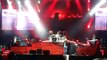 Guns N'Roses Axl Rose chute sur scène au Hellfest 2012