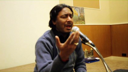 Asghar Khan reciting Kabar Asghar ki banane main bhat deer lagi