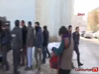 Hakkari Üniversitesi'nde gerginlik: 1 polis yaralandı, 8 öğrenciye gözaltı