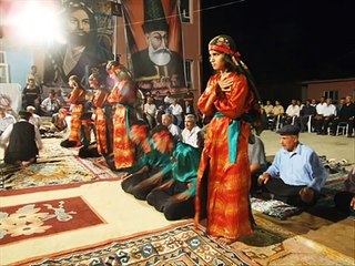 Arzu Sahin - Sen Gittin Gideli - Ali