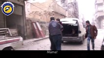 Junge Schreit, Für Die Mutter Nach Der Syrischen Luftangriff