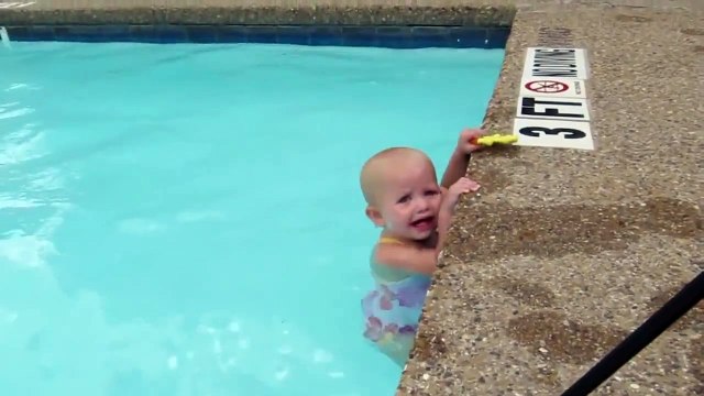 ОБАЛДЕТЬ Ребёнок научился плавать раньше чем ходить