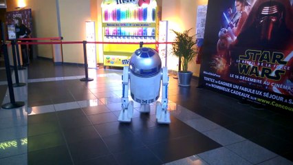 R2D2 à Quetigny pour la première séance de Star Wars VII