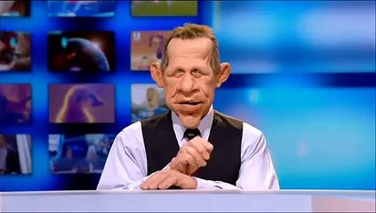 Les Guignols: François Hollande parodie la chanson de Stromae, Papaoutai