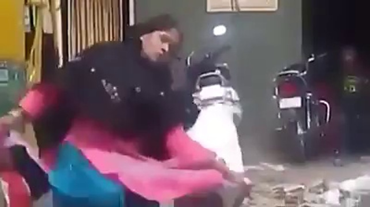 ہاہاہاہا آنٹی کا تو کام ہو گیا- Bakra Funny Video Must Watch