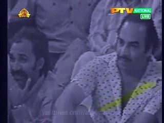 Attaullah Khan very old video song (live)