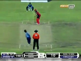 BPL 2015 - SHAHID AFRIDI THRILLER FINISH - 2 Sixes in Last Over to Win Match vs  (1)