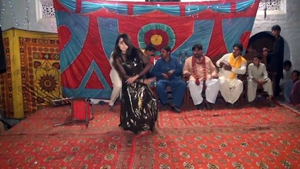 Abhi to Party Shuru Hue Hai Pakistani Wedding Performance