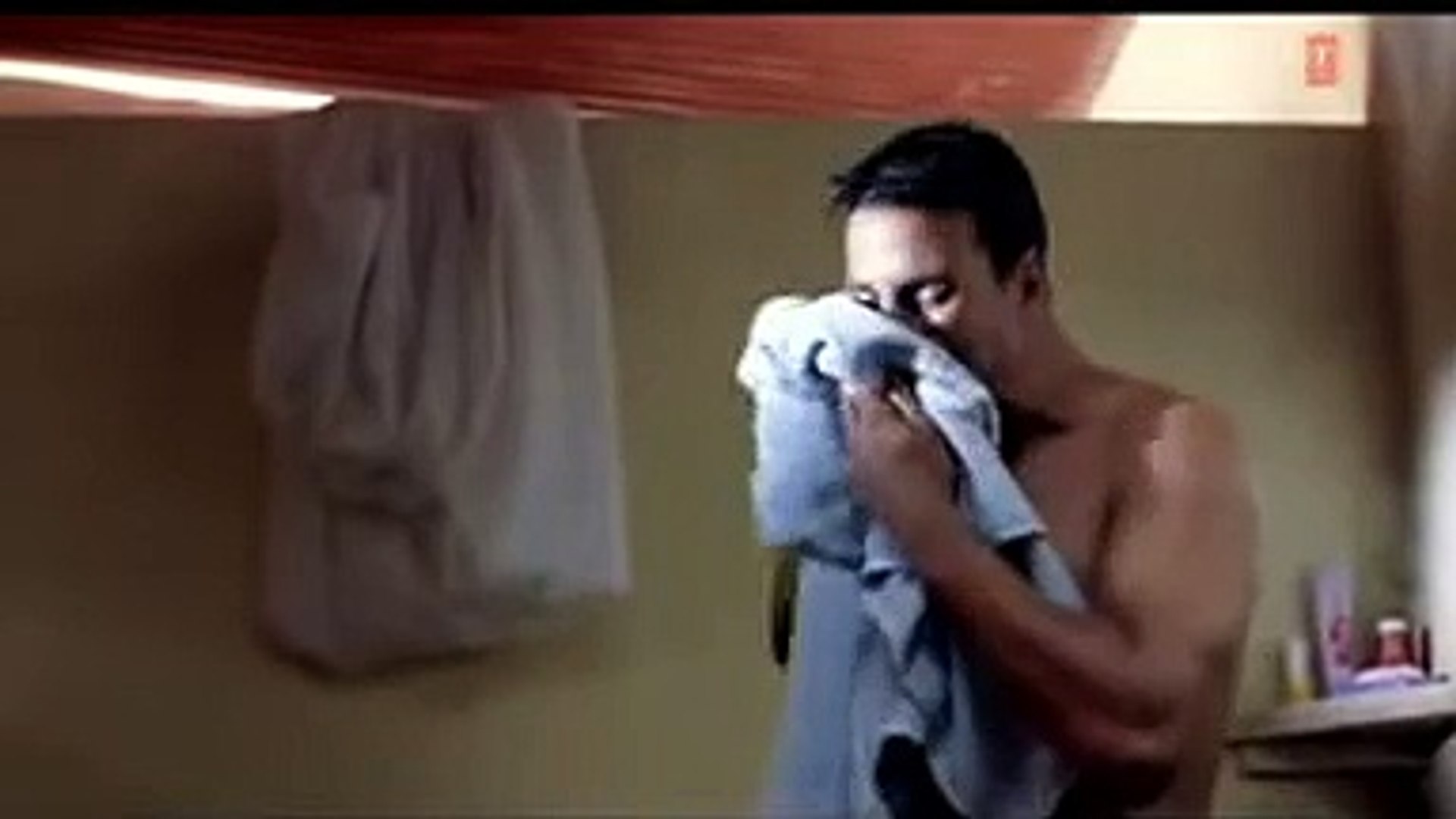 BHULBHULEYA movie bathroom comedy akshay kumar - YouTube