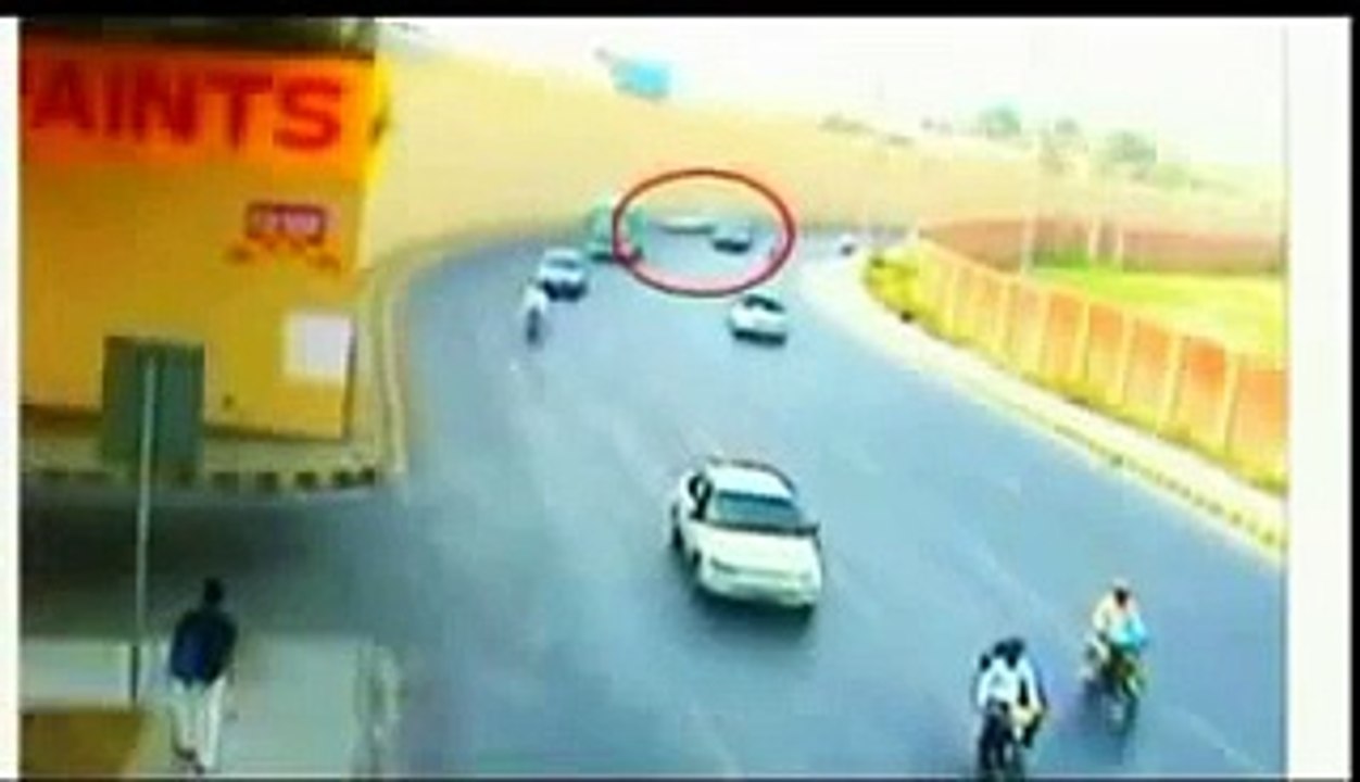 YouTube-Karachi-accident