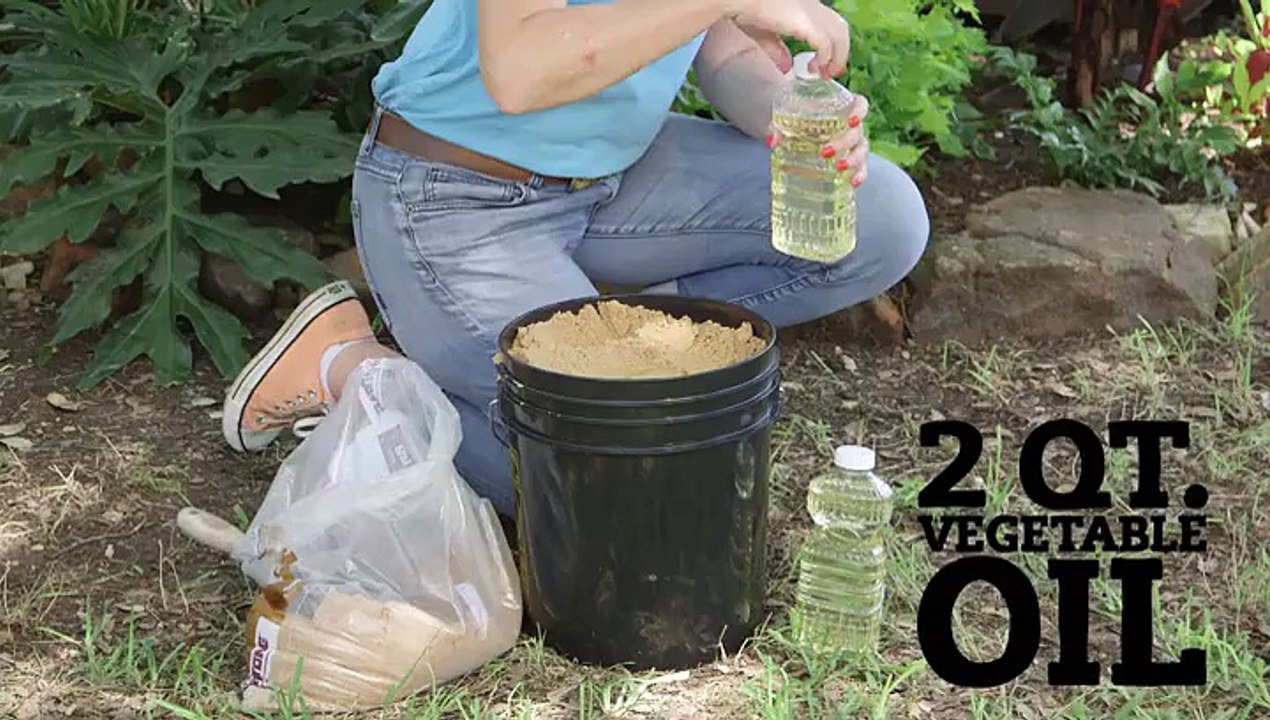 Clean Garden Tools in a Snap