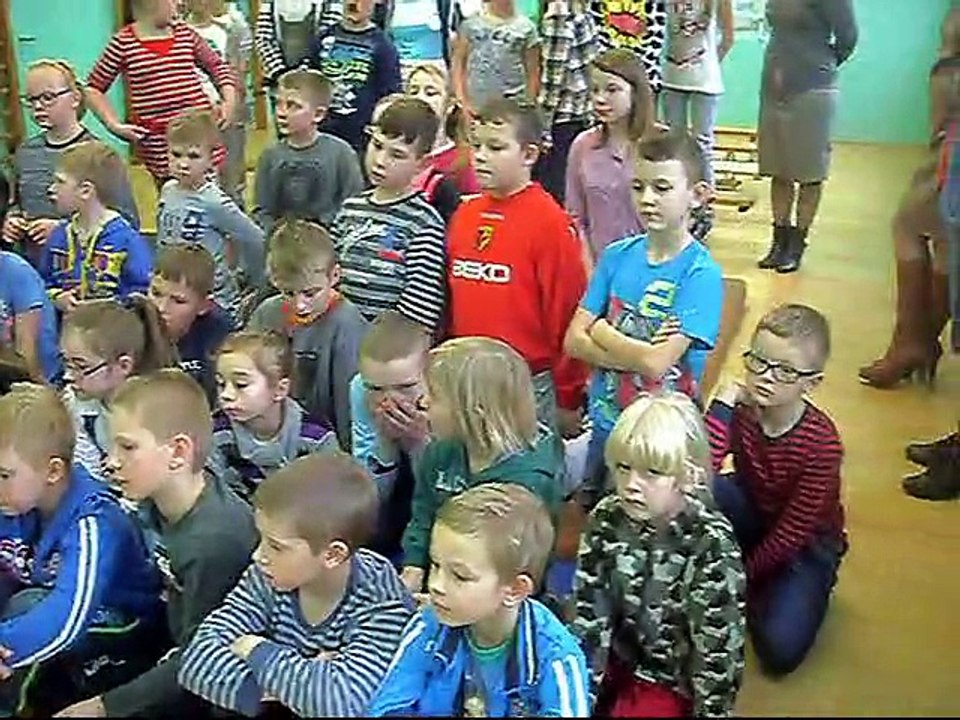POKAZ UDZIELANIA PIERWSZEJ POMOCY
