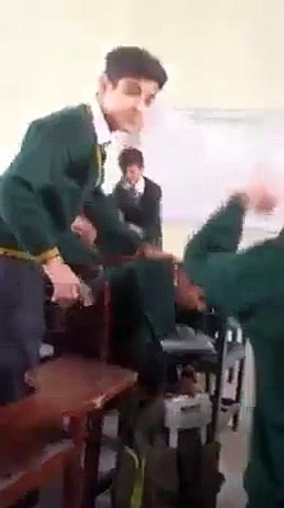army public school  peshawar kid brave student great moment in class 2015