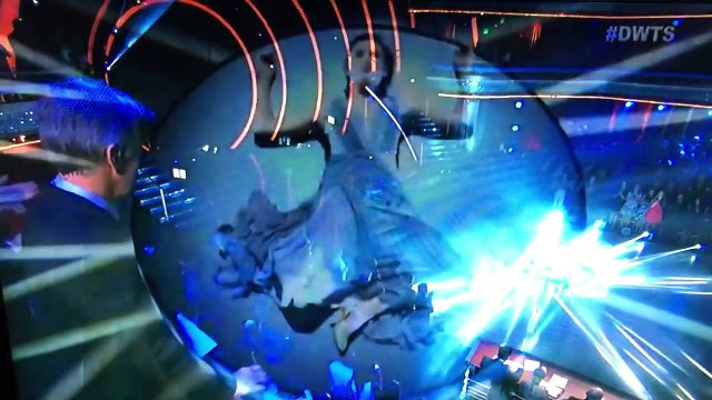 Rumer Willis and Val Chmerkovskiy Week 4 Waltz