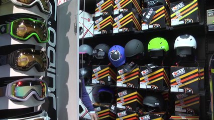 D!CI TV - Les clients se font rare à Go Sport Briançon à cause du manque de neige