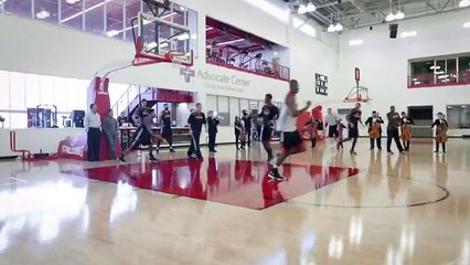 Les Chicago Bulls s'entraînent avec un orchestre