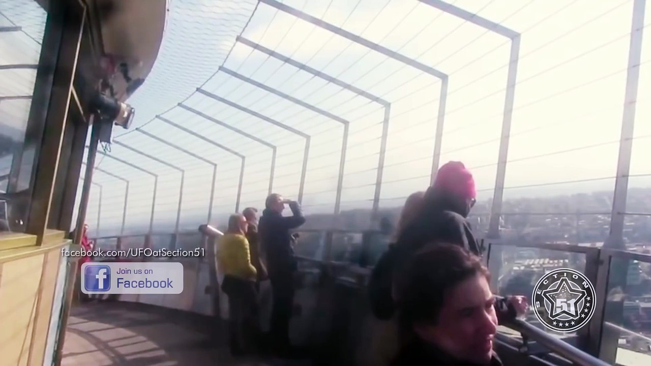 Large UFO seen flying over Seattle  - Dec 2015 !!!