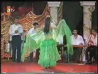 Vintage belly dance video of Turkish TV: Melis