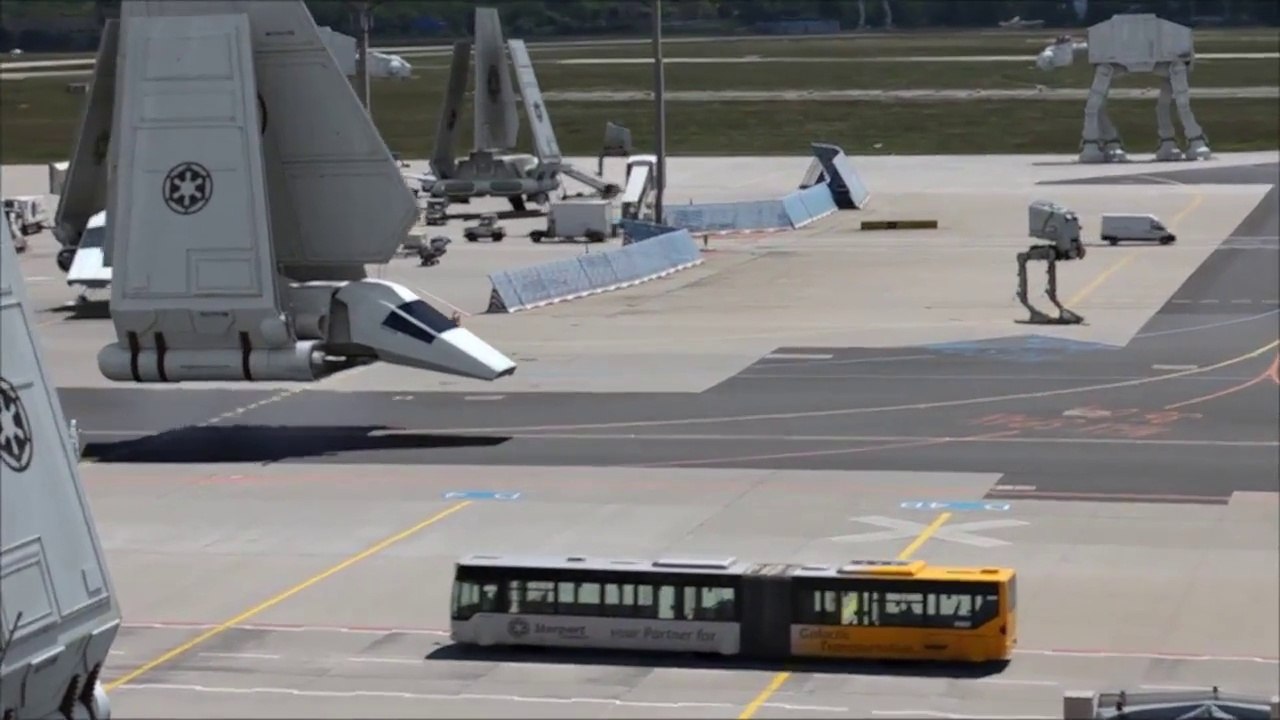 Leaked Star Wars Episode VII Filmset Footage