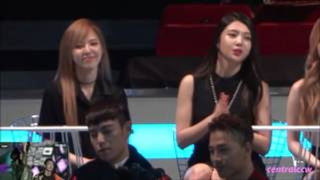 [Fancam] 151202 Red Velvet (Wendy Joy) Reaction to RHYTHM TA (iKON) at 2015 MAMA in HK