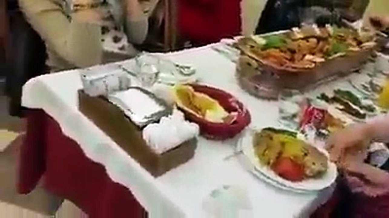 كلكم معزومين على الأكلة هاي