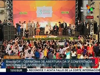 Juventud brasileña muestra su apoyo a presidenta Rousseff