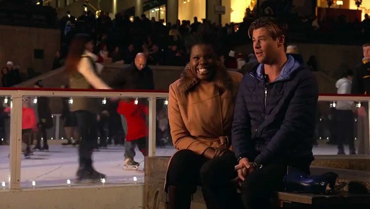Leslie Tries Out Her Accent on SNL Host Chris Hemsworth