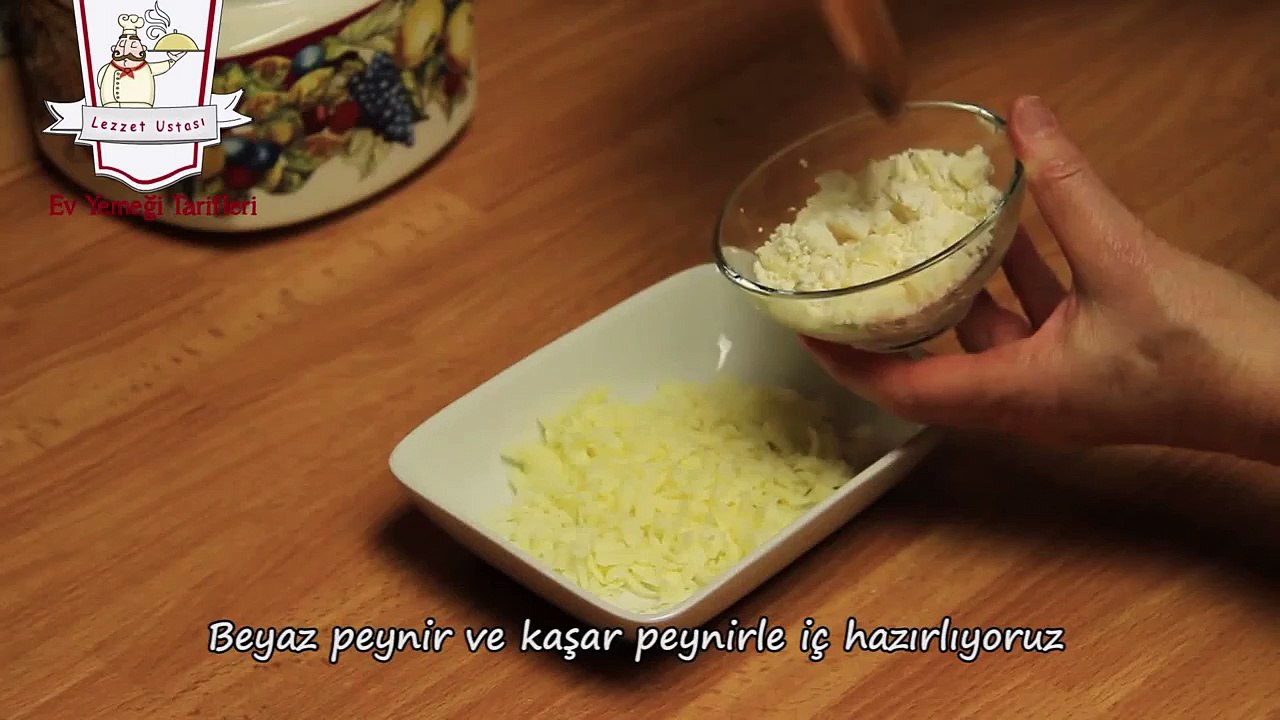 Örgü Milföy Börek Tarifi - Milföy Hamurundan Peynirli ve Sosisli Börek