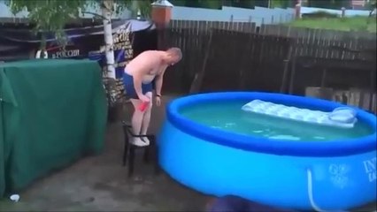 Лучший прыжок в бассейн !