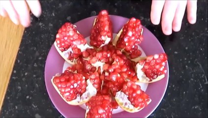 Гранат, как порезать правильно.!смотреть видео
