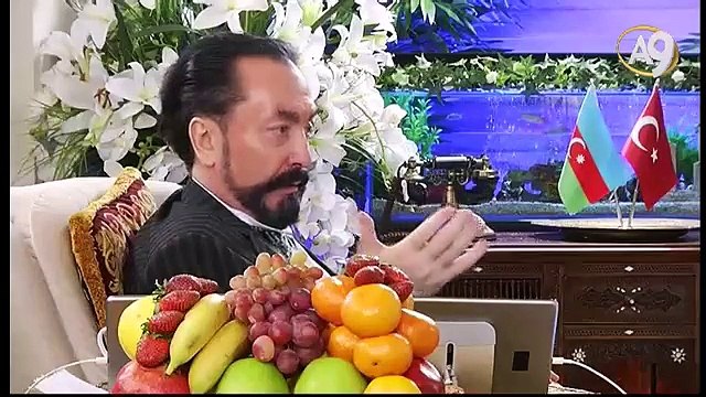 Adnan Oktar: Her gün Kuran, Tevrat ve İncil okurum.