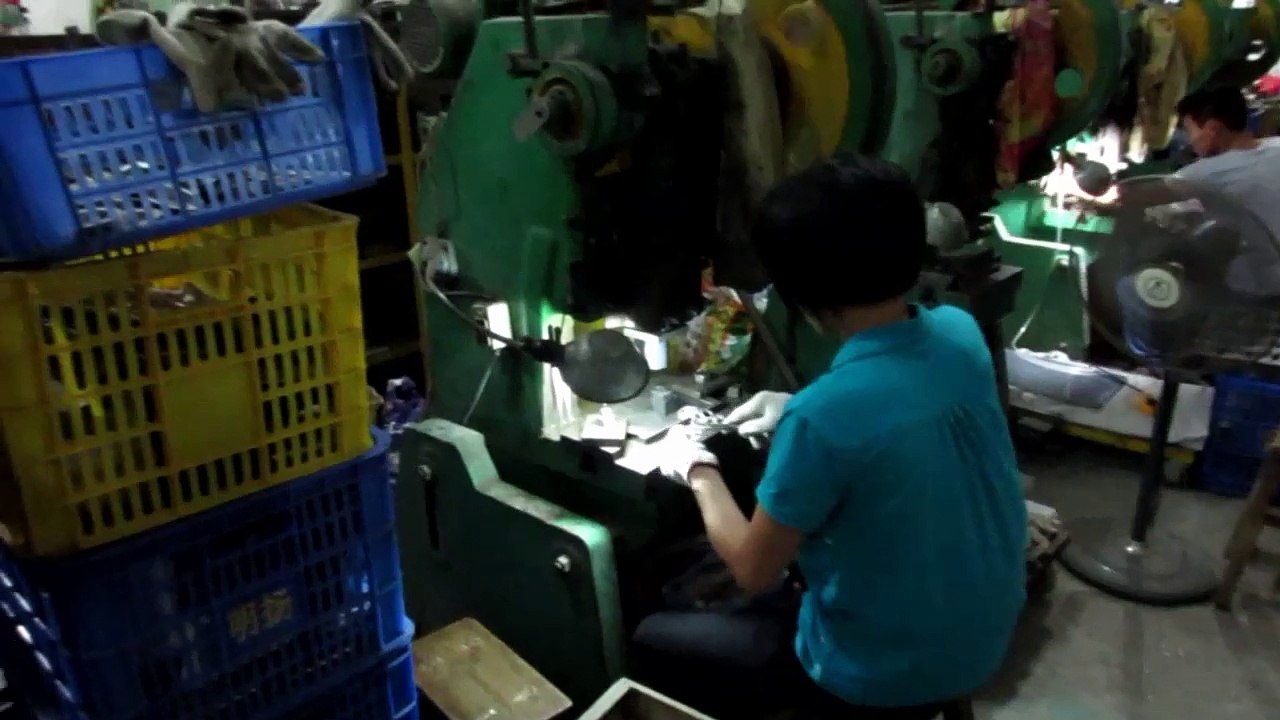 Furniture Hardware & Furniture Fittings and Cabinet Hardware - China: Drawer Furniture Handles and Knobs / Production 1