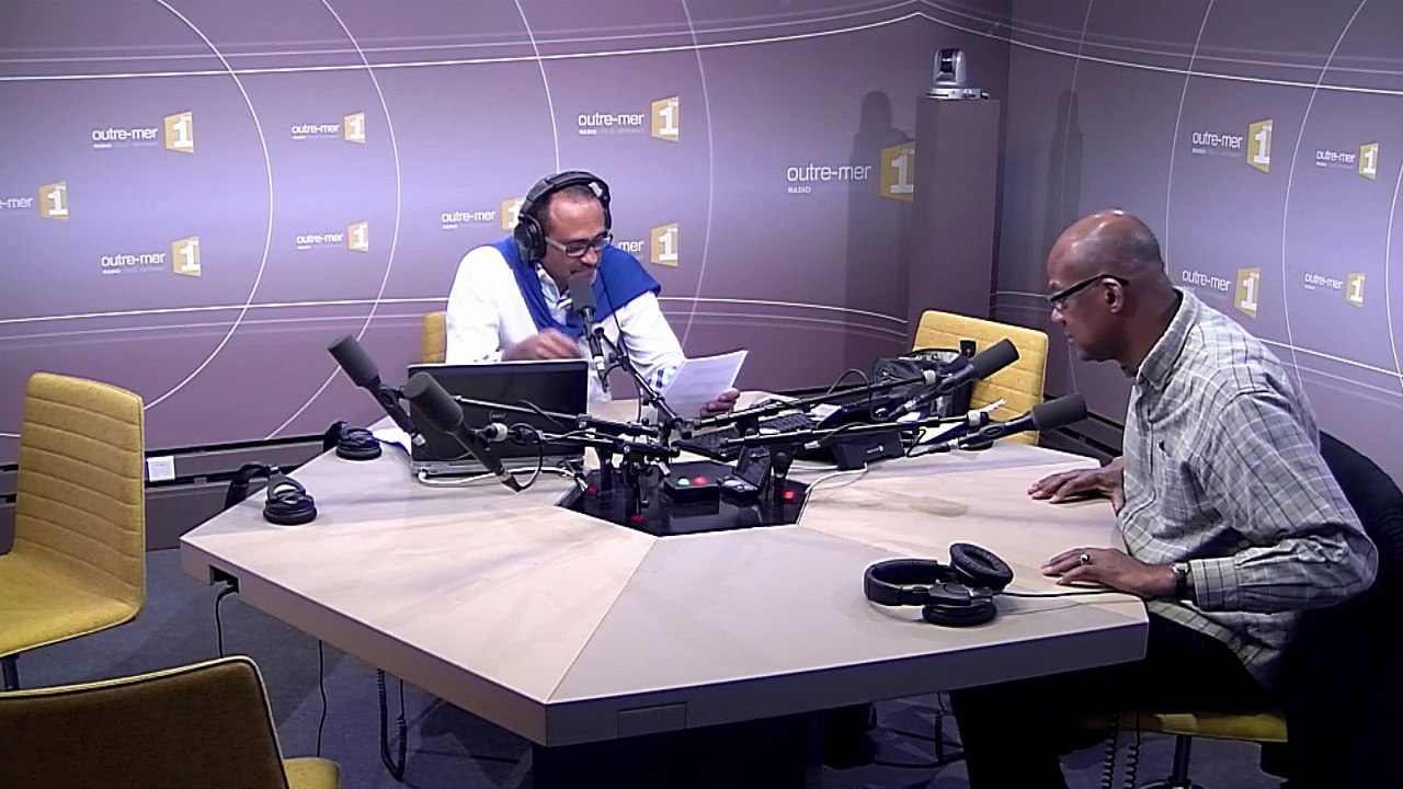 Invité du Jour de Matin1ere du 27 Octobre 2015, l'auteur et metteur en scène Jean-Pierre STURM.