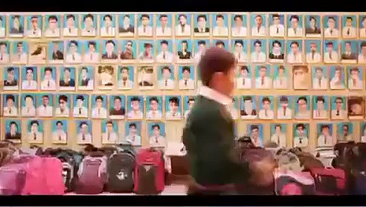 Mujhay Dushman Kay Bachon Ko Parhana Hay