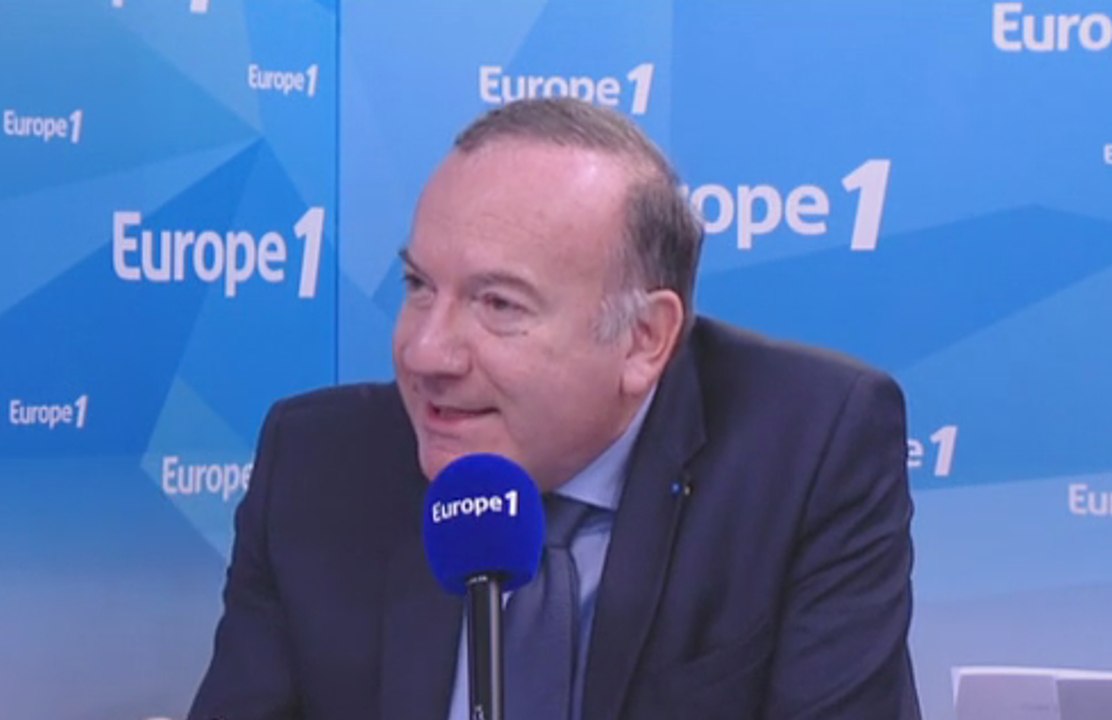 Gattaz réclame des propositions pour l'emploi «sous un mois, un mois et demi»