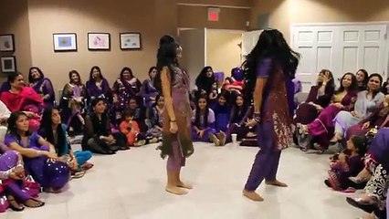 Ayesha's Dholki Dance video