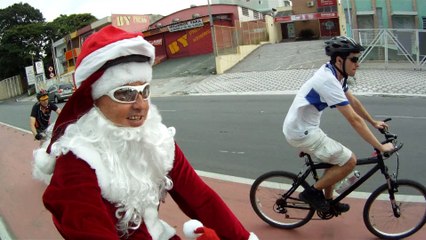 HOHOHO, Papai Noel, Noel nas trilhas faça chuca ou sol, Papai noel na bike,  com os amigos bikers, Tremembé, SP, Brasil, 2015