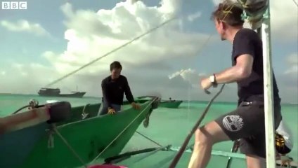Chinese poachers destroying coral reefs