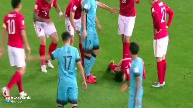 Zou Zheng broke his leg Barcelona vs Guangzhou Evergrande