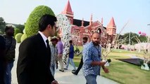Dilwale Sneak Peek- Kajol, Shah Rukh Khan, Kriti Sanon & Varun Dhawan - A Rohit Shetty Film