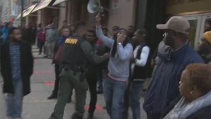 La nullité du procès Freddie Gray : comment les télés américaines en parlent