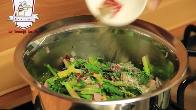 Ispanaklı Üçgen Puf Börek Tarifi - Hazır Yufkalı Muska Şeklinde Börek