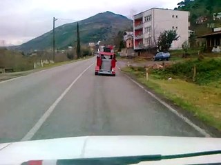 Devrim 2 Köy Yollarında Engel Tanımıyor