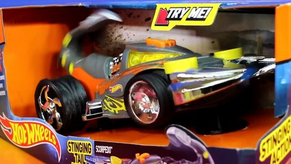 Hot Wheels Lights & Sounds Scorpedo Race Car With Marvel Spider-Man Shark Car Spiderman