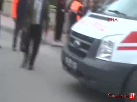 Öğrenci servisi ile kamyon çapıştı 15'i öğrenci 17 yaralı