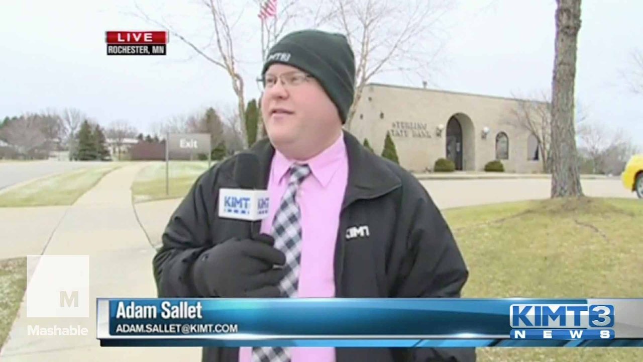 Suspect robs bank for second time during live TV bank robbery report