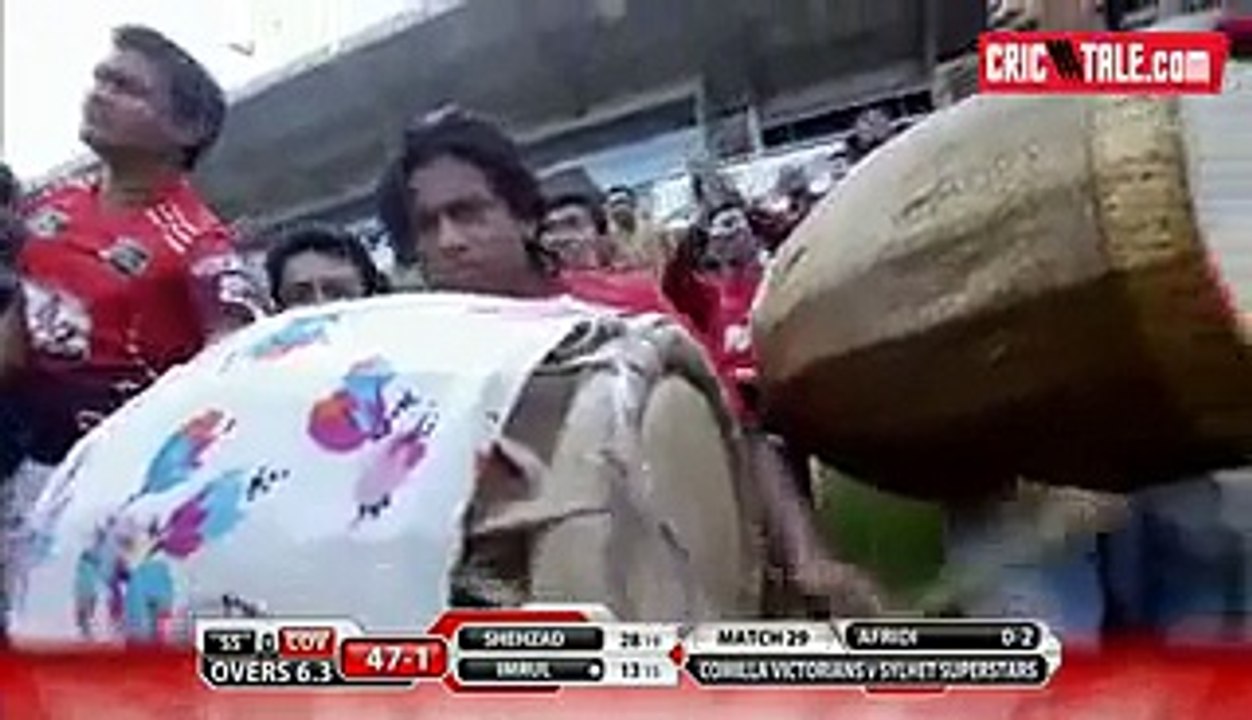 Ahmad Shahzad batting against Shahid Afridi BPL 2015